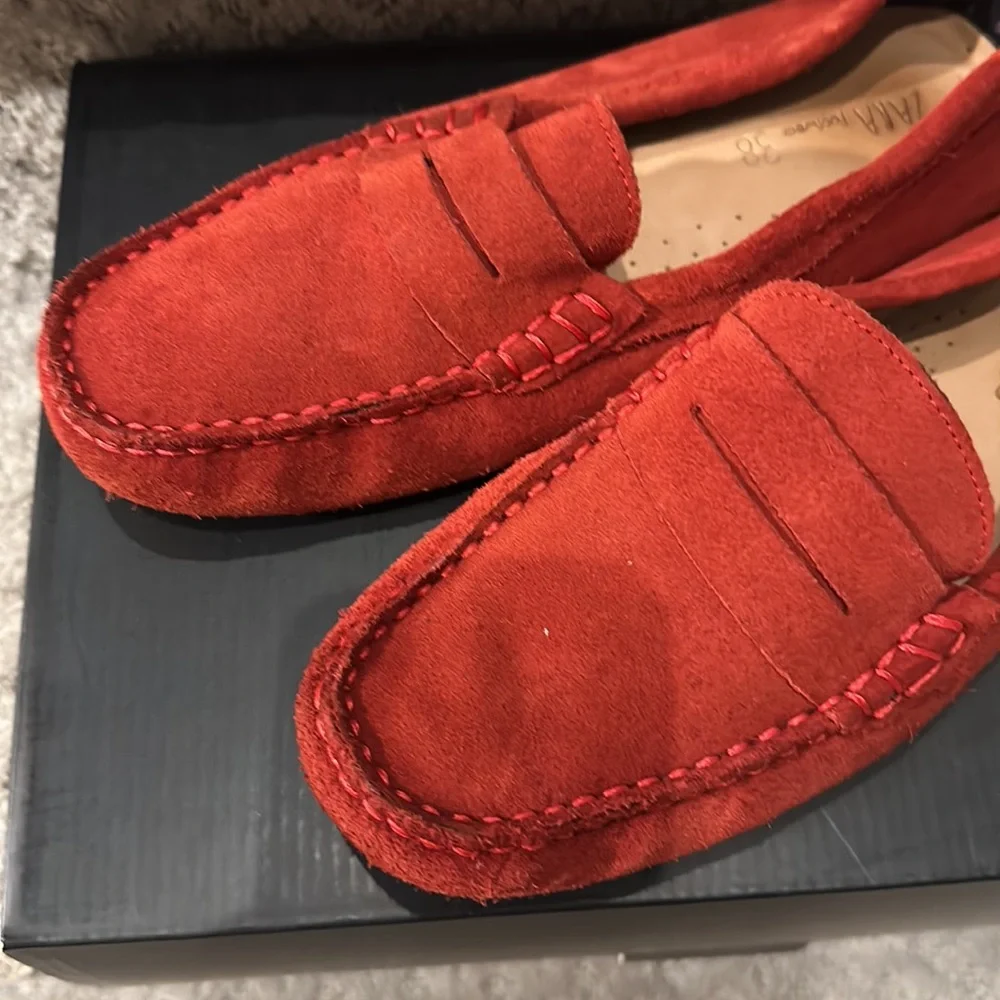ZARA RED SUEDE  MOCCASINS LOAFERS  Boys sz 6.5 38